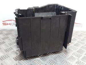 Used Battery box BMW Mini One/Cooper (R50) 1.6 16V One Price € 11,00 Margin scheme offered by SH Carparts