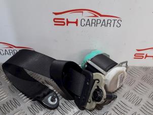 Used Rear seatbelt, right Nissan Note (E11) 1.6 16V Price € 22,00 Margin scheme offered by SH Carparts