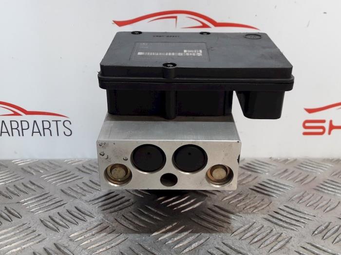 Begagnade ABS-pump Mercedes CLK (R209) 1.8 200 K 16V Pris € 95,00 Marginaltabell erbjuds av SH Carparts