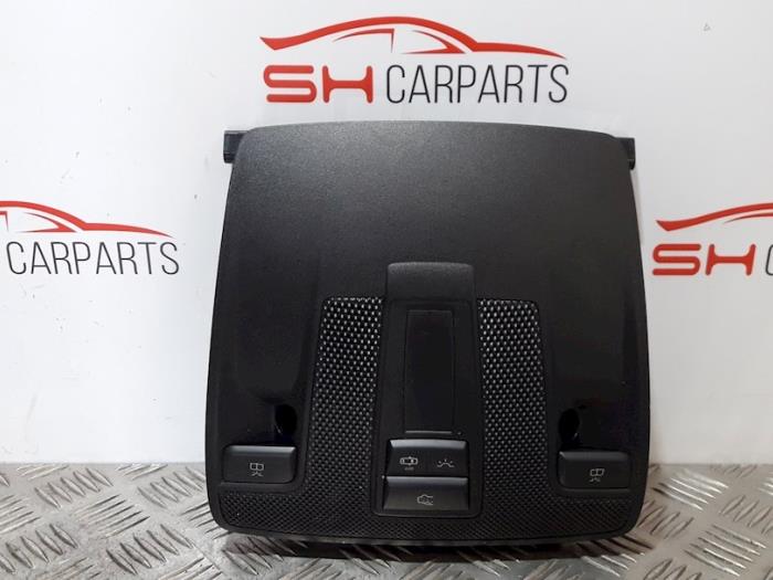 Begagnade Innerbelysning, fram Mercedes CLA (117.3) 1.6 CLA-180 16V Pris € 35,00 Marginaltabell erbjuds av SH Carparts