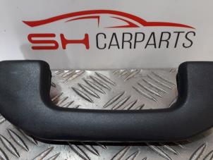 Used Handle Mercedes CLA (117.3) 1.6 CLA-180 16V Price € 10,00 Margin scheme offered by SH Carparts