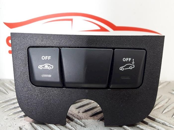 Używane Przelacznik Mercedes CLA (117.3) 1.6 CLA-180 16V Cena € 15,00 Procedura marży oferowane przez SH Carparts