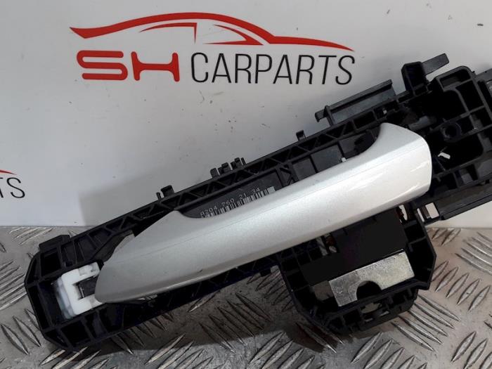 Gebrauchte Handgriff Mercedes CLA (117.3) 1.6 CLA-180 16V Preis € 35,00 Margenregelung angeboten von SH Carparts