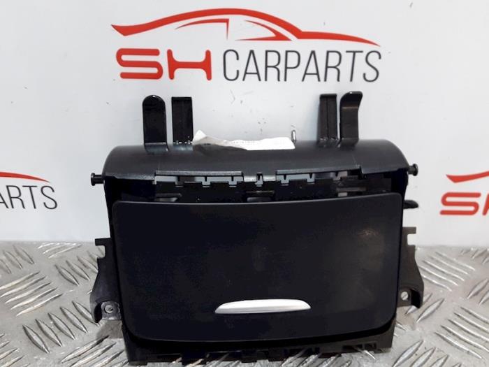 Begagnade Askkopp, fram Mercedes A (W176) 1.6 A-200 16V Pris € 25,00 Marginaltabell erbjuds av SH Carparts