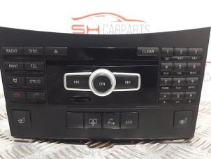 Usagé Radio/Lecteur CD Mercedes E (C207) E-250 CDI 16V Prix € 350,00 Règlement à la marge proposé par SH Carparts