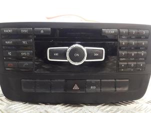 Used Navigation system Mercedes A (W176) 1.6 A-180 16V Price € 120,00 Margin scheme offered by SH Carparts