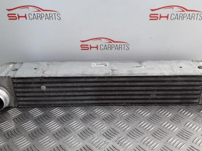 Intercooler d'un BMW 5 serie (E60) 530d 24V 2005