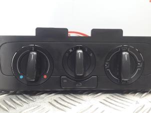 Usados Panel de control de calefacción Volkswagen Polo V (6R) 1.2 12V Precio € 22,00 Norma de margen ofrecido por SH Carparts