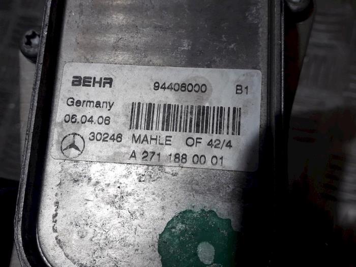 Obudowa filtra oleju z Mercedes-Benz B (W246,242) 1.6 B-200 BlueEFFICIENCY Turbo 16V 2012