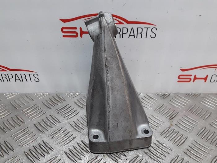 Used Engine mount Mercedes CLC (C203) 2.2 220 CDI 16V Price € 25,00 Margin scheme offered by SH Carparts