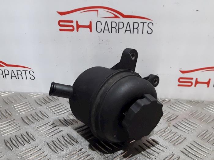 Begagnade Styrservotank Mercedes CLC (C203) 2.2 220 CDI 16V Pris € 20,00 Marginaltabell erbjuds av SH Carparts