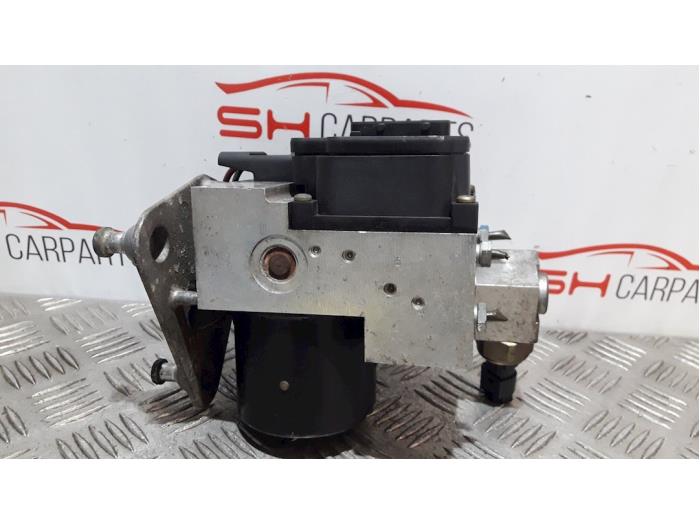 Używane Pompa ABS Mercedes A (W168) 1.4 A-140 Cena € 20,00 Procedura marży oferowane przez SH Carparts