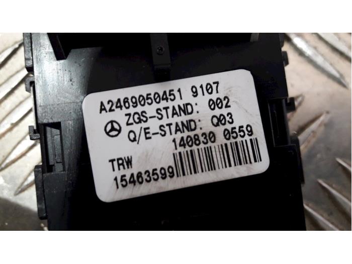 Przelacznik hamulca postojowego z Mercedes-Benz B (W246,242) 1.5 B-180 CDI 16V 2014