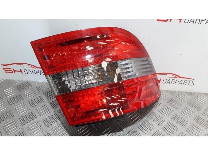 Taillight, left from a Mercedes-Benz B (W245,242) 1.7 B-170 16V 2007