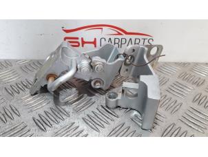 Used Rear door hinge, right Porsche Cayenne (9PA) 4.5 S V8 32V Price € 6,00 Margin scheme offered by SH Carparts