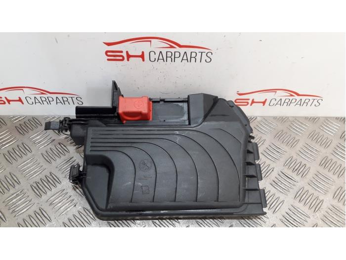 Begagnade Batterilock Mercedes A (W176) 1.6 A-180 16V Pris € 15,00 Marginaltabell erbjuds av SH Carparts