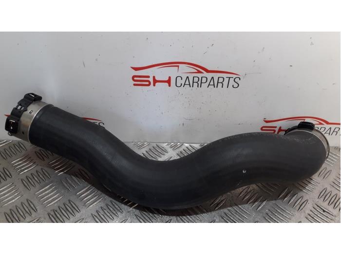 Begagnade Laddluftkylarslang Mercedes A (W176) 1.5 A-180 CDI, A-180d 16V Pris € 25,00 Marginaltabell erbjuds av SH Carparts