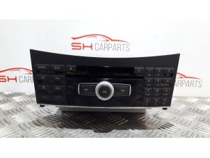 Used Radio CD player Mercedes E (W212) E-350 BlueTec V6 24V Price € 125,00 Margin scheme offered by SH Carparts