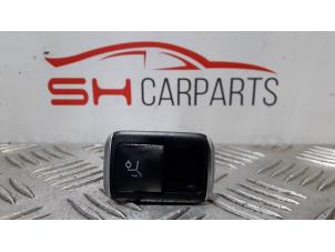 Używane Przelacznik pokrywy bagaznika Mercedes GLA (156.9) 1.6 200 16V Cena € 30,00 Procedura marży oferowane przez SH Carparts