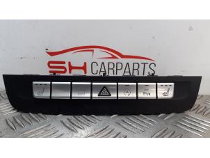 Used Electric seat switch Mercedes GLA (156.9) 1.6 200 16V Price € 50,00 Margin scheme offered by SH Carparts