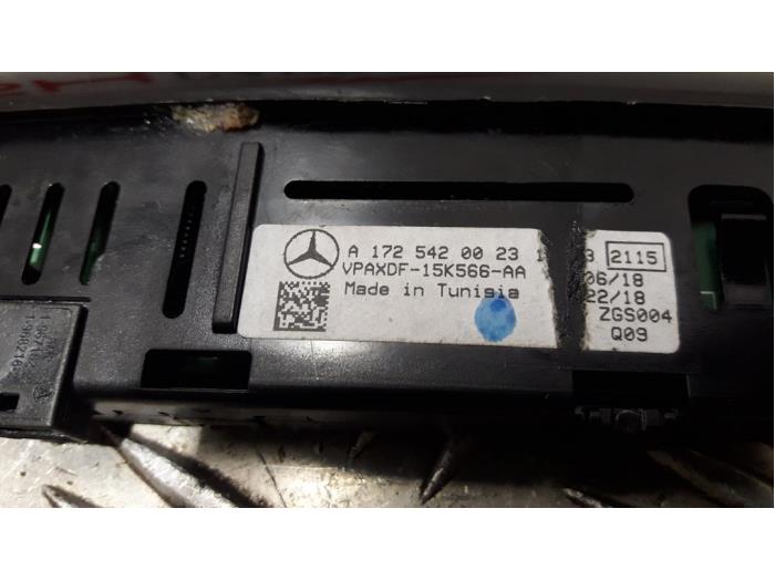Sensor PDC de un Mercedes-Benz GLA (156.9) 1.6 200 16V 2020