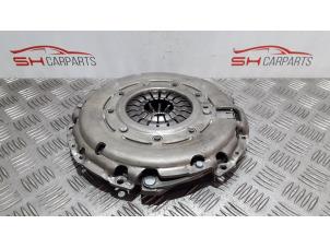 Used Clutch kit (complete) Mercedes CLA (117.3) 1.6 CLA-180 16V Price € 110,00 Margin scheme offered by SH Carparts