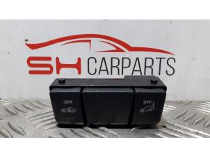 Used Switch Mercedes CLA (117.3) 1.6 CLA-180 16V Price € 15,00 Margin scheme offered by SH Carparts