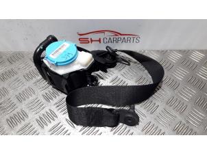 Used Front seatbelt, right Mercedes B (W246,242) 1.8 B-180 CDI BlueEFFICIENCY 16V Price € 75,00 Margin scheme offered by SH Carparts