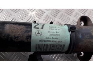 Usagé Barre amortisseur avant droit Mercedes CLK (R209) 3.2 320 V6 18V Prix € 75,00 Règlement à la marge proposé par SH Carparts
