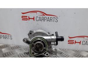 Used Vacuum pump (petrol) Mercedes A (177.0) 1.3 A-200 Turbo 16V Price € 35,00 Margin scheme offered by SH Carparts