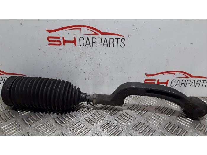 Tie rod, left from a Mercedes-Benz B (W246,242) 1.5 B-180 CDI 16V 2014