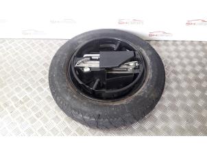 Used Jackkit + spare wheel Mercedes E (C207) E-250 CDI,BlueTEC,d 16V Price on request offered by SH Carparts