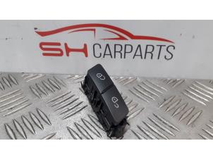 Used Central locking switch Mercedes ML III (166) 3.0 ML-350 BlueTEC V6 24V 4-Matic Price € 10,00 Margin scheme offered by SH Carparts