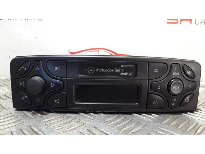 Używane Radio/Kasety Mercedes CLK (C209) 2.7 270 CDI 20V Cena € 90,00 Procedura marży oferowane przez SH Carparts