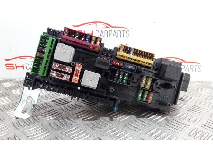 Boîte à fusibles Mercedes E E220 CDI 16V BlueEfficiency 5DK01102305 Boîte à fusibles Mercedes E E220 CDI 16V BlueEfficiency 5DK01102305