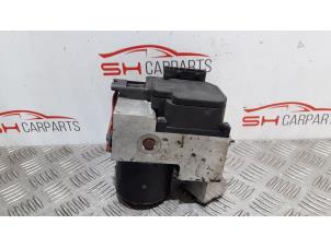 Bloc ABS d'un Mercedes-Benz CL (215) 5.0 CL-500 V8 24V 2003