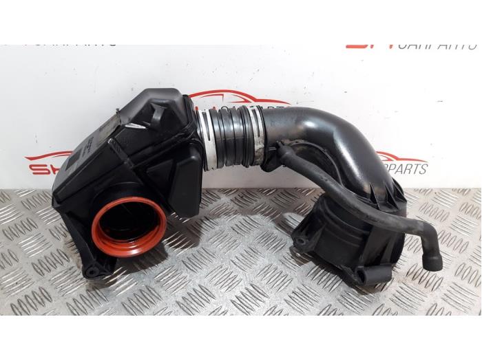 Begagnade Luftfilterhus Mercedes C (W203) 2.0 C-200K 16V Pris € 25,00 Marginaltabell erbjuds av SH Carparts