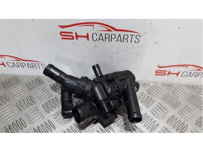 Thermostat housing Mercedes CLA 1.6 CLA180 16V A2702000615 270910
