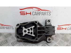 Used Engine mount Mercedes A (W176) 1.8 A-200 CDI 16V Price € 15,00 Margin scheme offered by SH Carparts