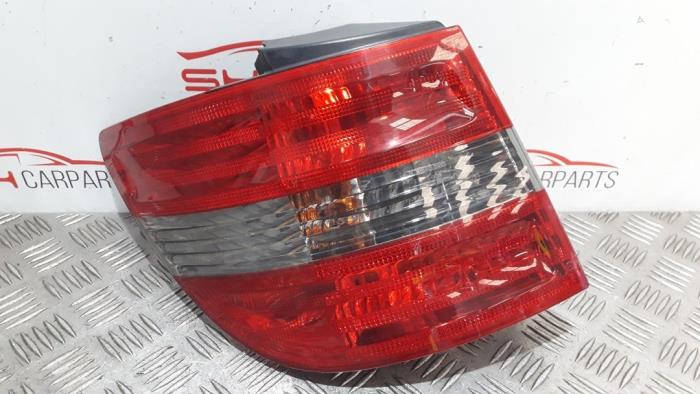 Taillight, left from a Mercedes-Benz B (W245,242) 1.5 B-150 16V 2006