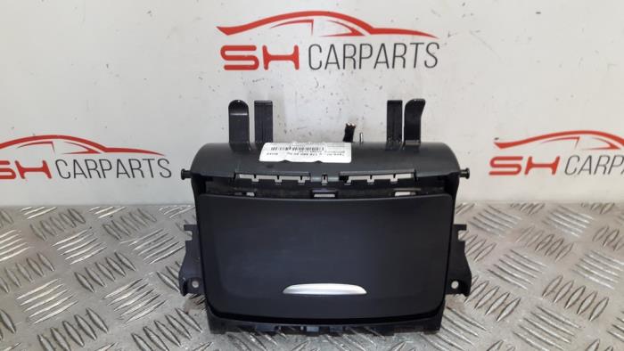 Begagnade Askkopp, fram Mercedes A (W176) 1.5 A-180 CDI, A-180d 16V Pris € 25,00 Marginaltabell erbjuds av SH Carparts