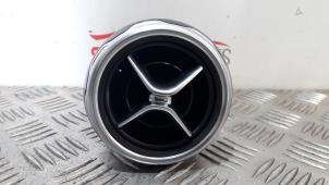 Used Dashboard vent Mercedes GLA (156.9) 1.6 200 16V Price € 30,00 Margin scheme offered by SH Carparts