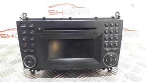 Usados Reproductor de CD y radio Mercedes CLC (C203) 1.8 200 Kompressor 16V Precio € 150,00 Norma de margen ofrecido por SH Carparts