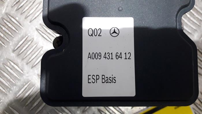 Pompe ABS d'un Mercedes-Benz B (W246,242) 1.8 B-200 CDI BlueEFFICIENCY 16V 2014