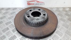 Used Front brake disc Mercedes E (W213) E-220d 2.0 Turbo 16V Price € 65,00 Margin scheme offered by SH Carparts
