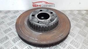 Used Front brake disc Mercedes E (W213) E-220d 2.0 Turbo 16V Price € 65,00 Margin scheme offered by SH Carparts