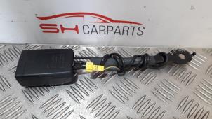 Used Front seatbelt buckle, right Mercedes B (W246,242) 1.8 B-200 CDI BlueEFFICIENCY 16V Price € 40,00 Margin scheme offered by SH Carparts