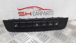 Used Seat heating switch Mercedes CLA (117.3) 1.6 CLA-180 16V Price € 70,00 Margin scheme offered by SH Carparts