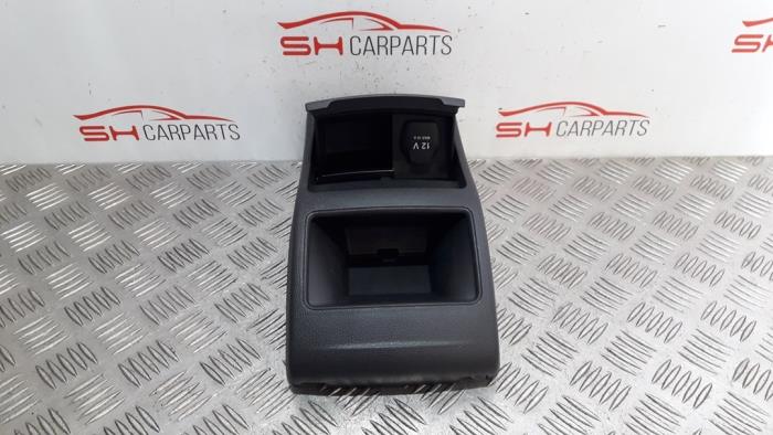 Begagnade Askkopp, bak Mercedes A (W176) 1.8 A-180 CDI 16V Autom. Pris € 15,00 Marginaltabell erbjuds av SH Carparts