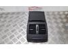 Luchtrooster achter from a Mercedes-Benz A (W176) 1.5 A-180 CDI, A-180d 16V 2016